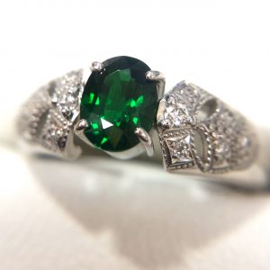 Pt900 1.07ct エメラルド メレダイヤ リング さすがやMEGAドン・キホーテ長野店