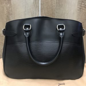 Louis Vuitton(ルイヴィトン)エピ パッシィ ノワール