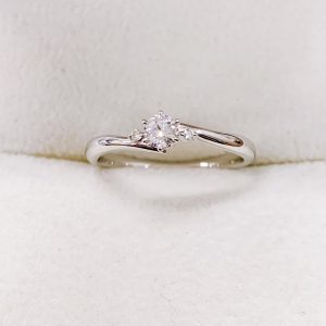 Pt900 メレダイヤ0.0142ct付リング