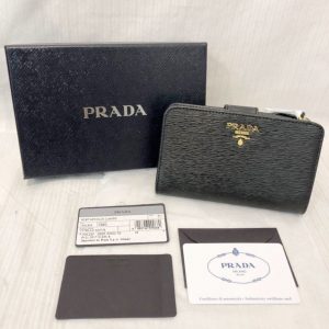 PRADA プラダ 二つ折り財布