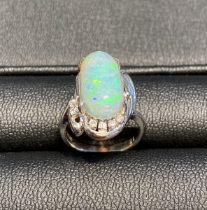 pt900 オパール・メレダイヤ付リング