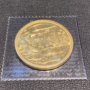 天皇陛下御在位60年記念10万円金貨