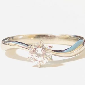 さすがや上越 Pt900 ダイヤ付き リング