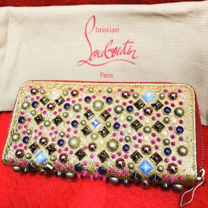 クリスチャン・ルブタン スタッズ長財布