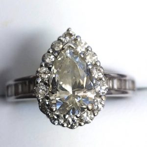 Pt900リングペアシェィプ1.36ct