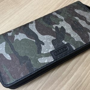 COACH 迷彩柄 ラウンドファスナー財布