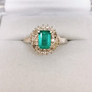 Pt900 エメラルド付リング