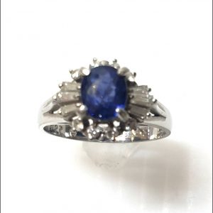 Pt900メレダイヤ付きサファイヤリング