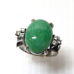 Pt900メレダイヤ付きヒスイリング