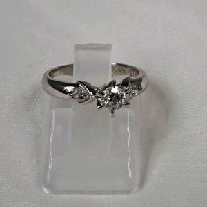 Pt900 ダイヤモンド付きリング