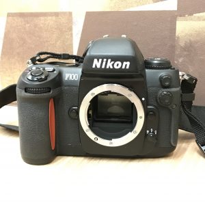 Canon F100 一眼レフカメラ