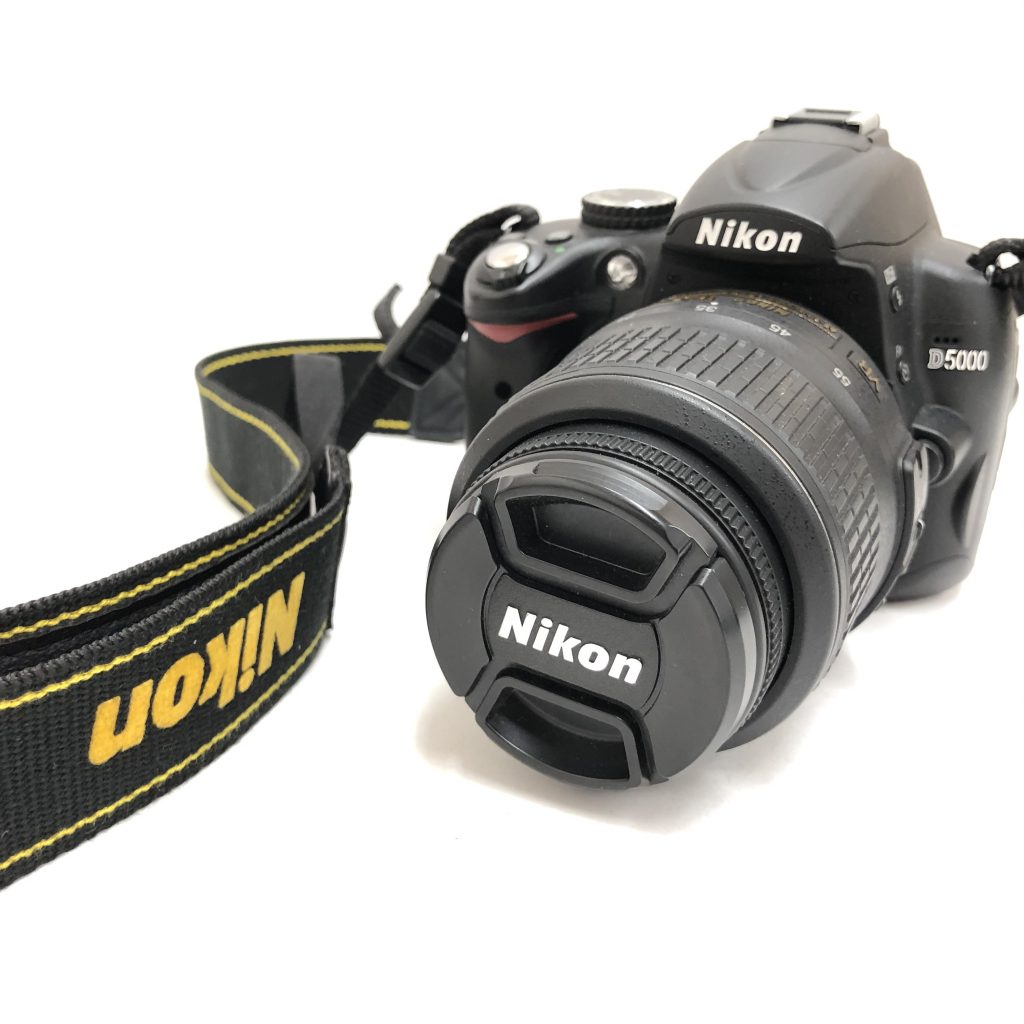 Nikon(ニコン)　デジタル一眼カメラ　D5000
