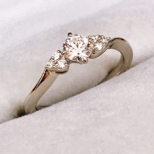 Pt950 0.31ctダイヤ付き リング