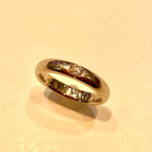 Pt1000  メレ付きリング