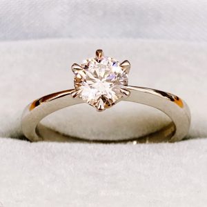 Pt900 0.59ctダイヤ付リング