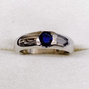 Pt900 サファイヤ付リング