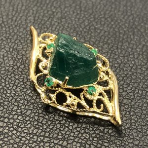 K18エメラルド付きトップ