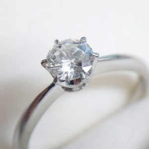 ダイヤモンドの指輪