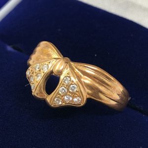 k18メレ付きリボンリング