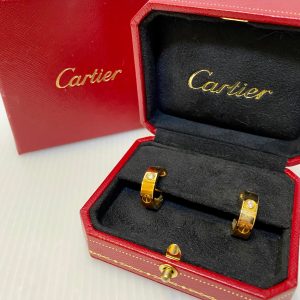 カルティエ　ラブピアス　ハーフダイヤ