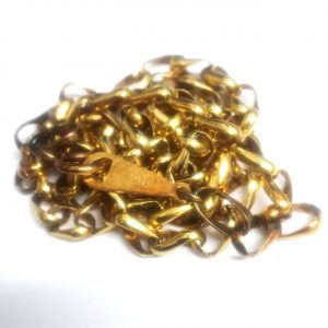 金のネックレス