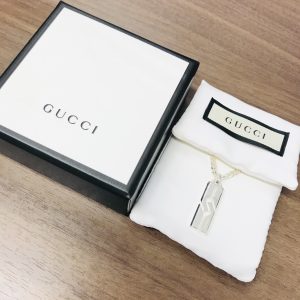 グッチ シルバーネックレス インフィニティ