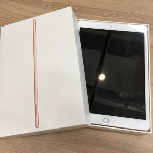 iPad7　未使用品