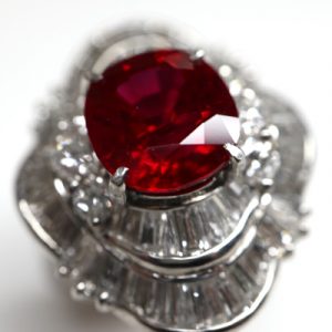 ルビー2.87ctテーパーダイヤモンドリング