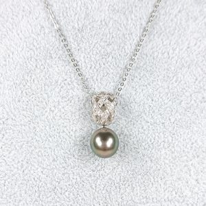 Pt900 パール(5.50ct)メレダイヤ(0.46ct)付ネックレス