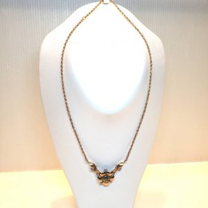 K18　メレダイヤ付き　フラワーデザインネックレス
