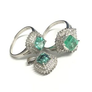 エメラルドリング