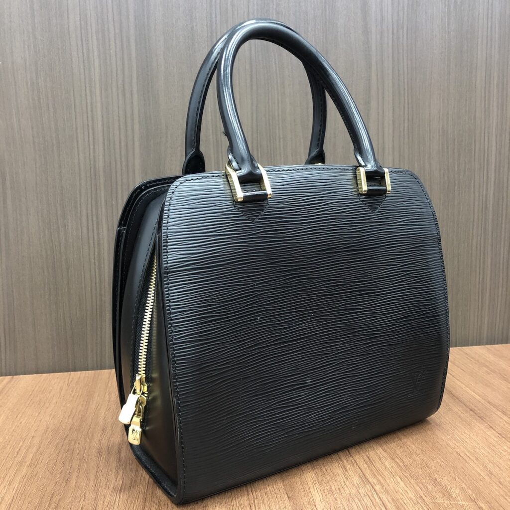 Louis Vuitton 極美品 黒 エピ ポンヌフ ハンドバッグ ヴィトン-