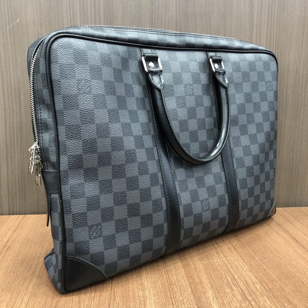 Louis Vuitton ダミエグラフィット ポルトドキュマン-