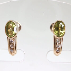 K18 天然ペリドットイヤリング メレダイヤ 0.03ct/0.03ct