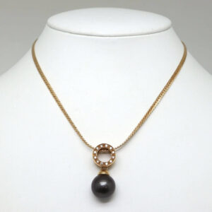K18 南洋黒蝶真珠ネックレス 13.5mm珠 メレダイヤ 0.20ct