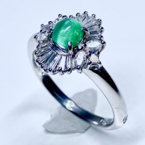 Pt900エメラルドテーパーダイヤリング