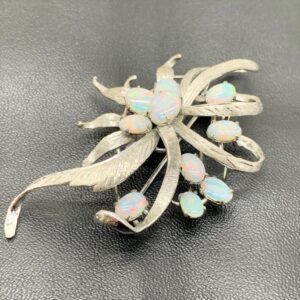 オパール付きブローチ　K14WG