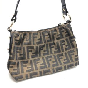 FENDI フェンディ　ズッカ柄ポーチ