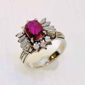 Pt900 ルビー メレダイヤ付 リング