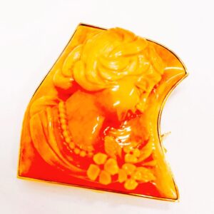 K18彫刻珊瑚ブローチ