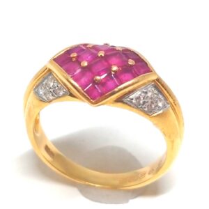 K18　ルビー　メレダイヤ付きリング