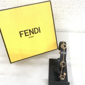 FENDI フェンディ ロゴブレスレット