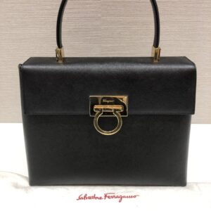 サルヴァトーレ フェラガモ ガンチーニ金具 2Wayバッグ