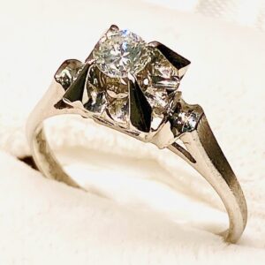 Pt900 0.23ct ダイヤ付リング