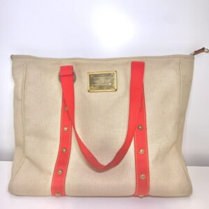 LOUIS VUITTON　アンティグアカバ