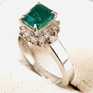 Pt900 1.04ctエメラルド&0.22ctメレダイヤ付きリング