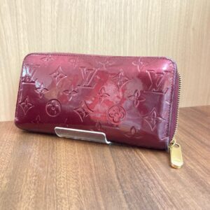 Louis Vuitton ヴェルニ　ジッピーウォレット  ルージュフォーヴィスト M91536