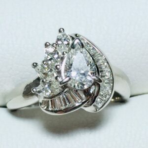 PT900 ペアシェイプ ダイヤモンドリング