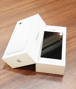 iPhone7 中古 ドコモ シルバー apple 携帯 ケータイ モバイル