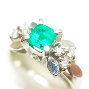 Pt850 エメラルド メレダイヤモンド プラチナ ジュエリーリング